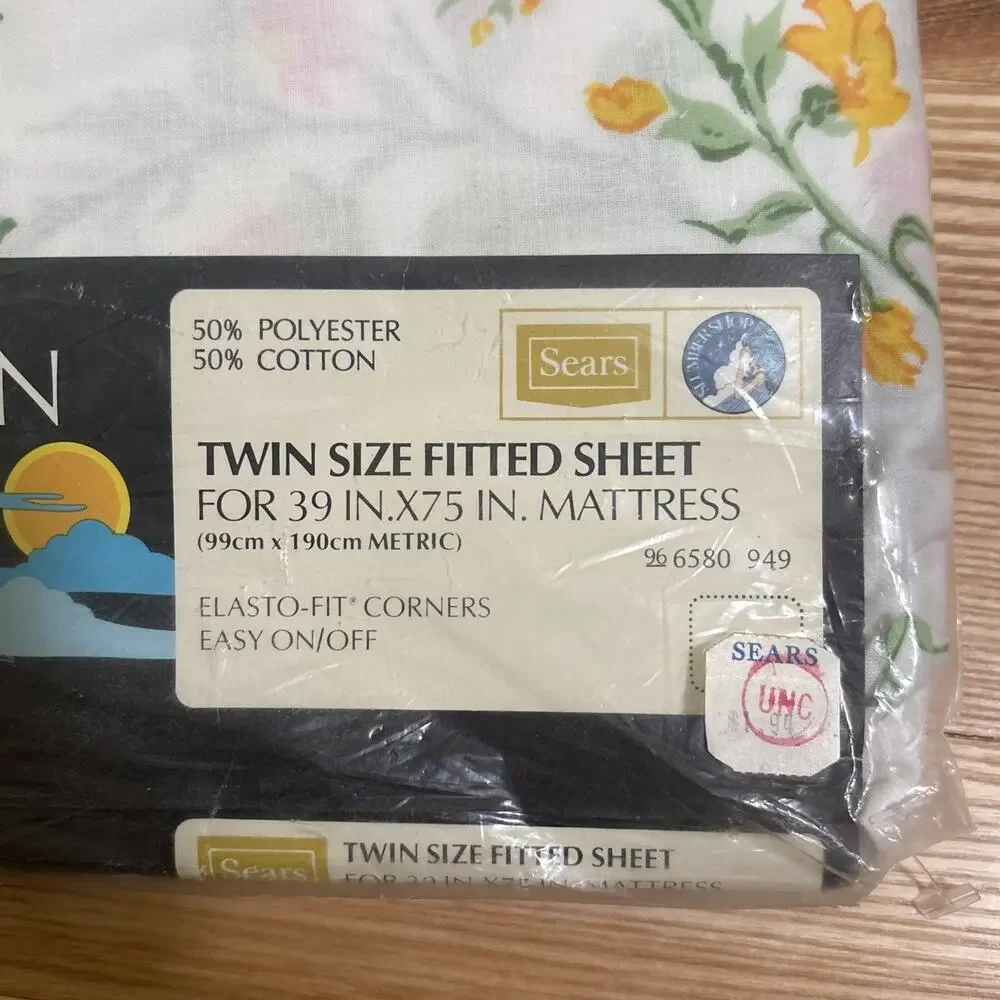Vintage 70s Wimbledon Sears Vintage Twin Floral Fitted Sheet - New Old Stock NWT